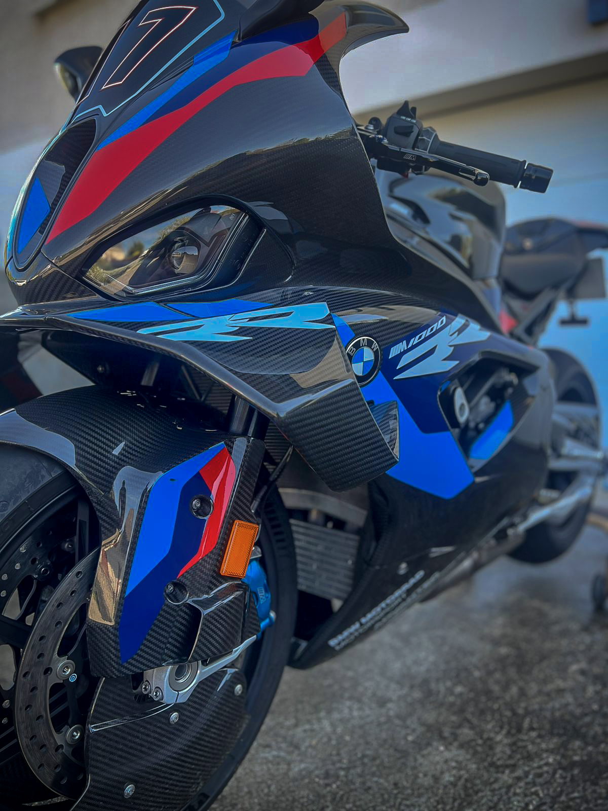 BMW M1000RR : le detailing à domicile, pendant que vous faites autre chose