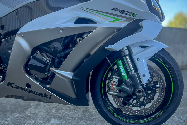 Kawasaki ZX-10R : le detailing d'une sportive, carénage par carénage