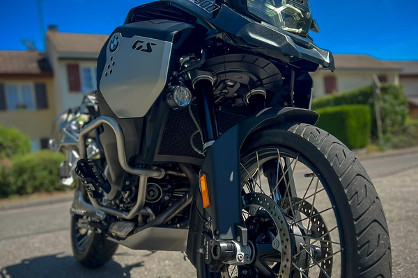 BMW F 900 GS : le detailing d'un trail après la poussière